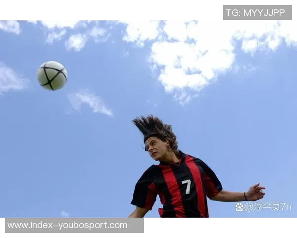 天下足球6月5精彩回顾球迷热议赛场瞬间与球员表现